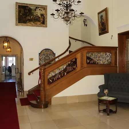 מלון Schloss Hoehenried